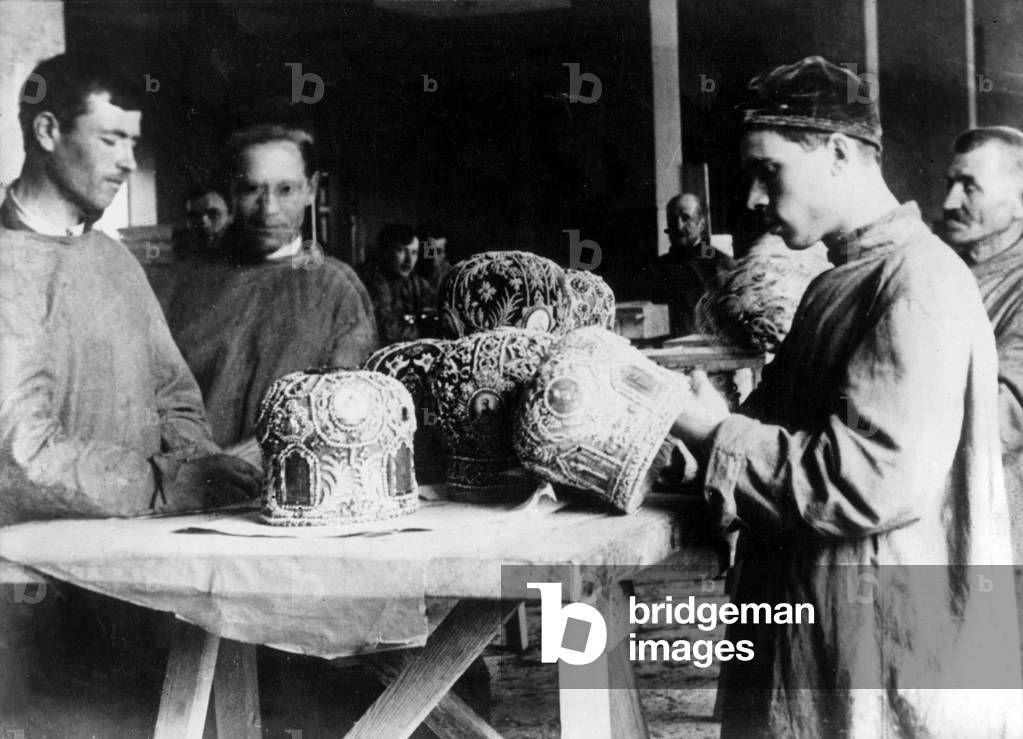 seizure of the church's property during the first years of the Russian Revolution after decre of february 1922