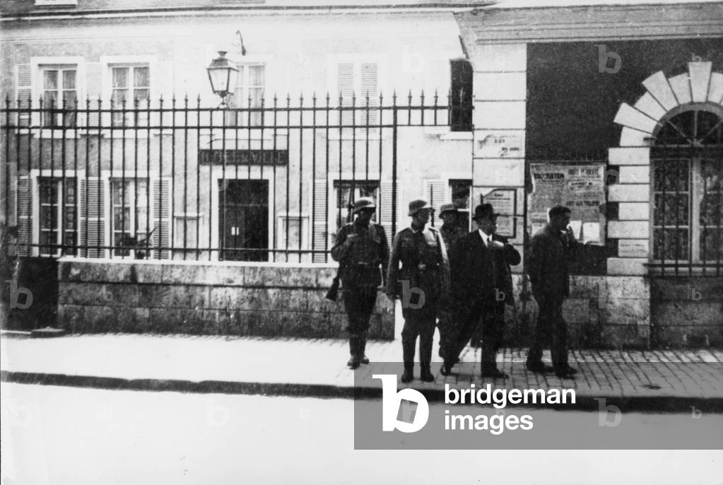 Arrestat of Marcel Donon, mayor of Pithiviers (France) by French soldiers c. 1940