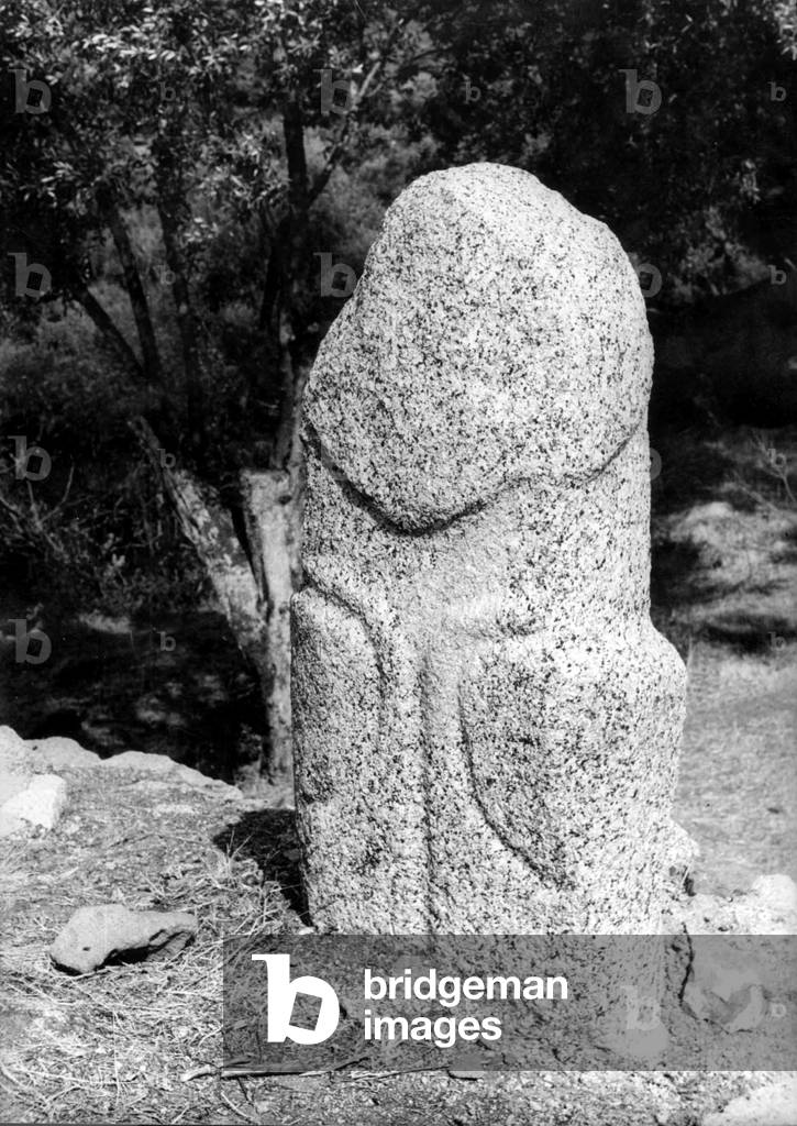 erected stone megalith in Corse (France), 2000-1500 avJC