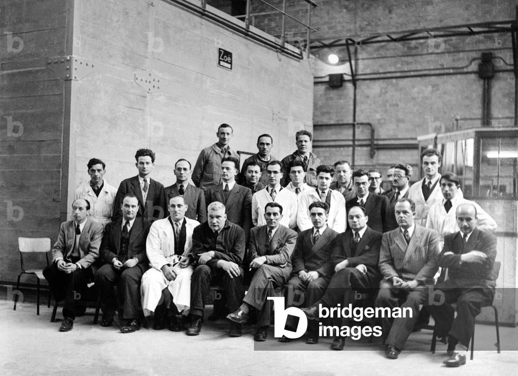Scientific team in charge of Jean-Frederic Joliot-Curie (MarieCurie's assistant) who realised Zoe battery in 1948