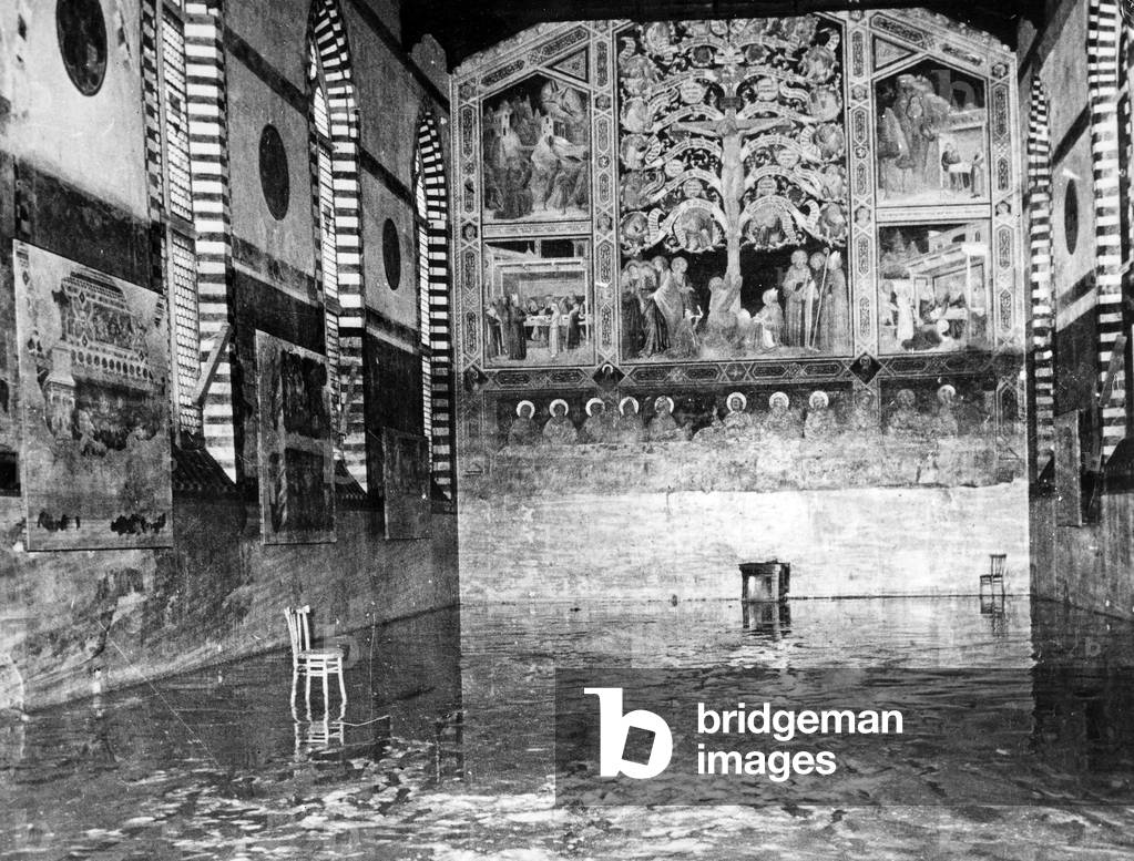 Floods in Florence, Italy, november 4, 1966 : Santa Croca church