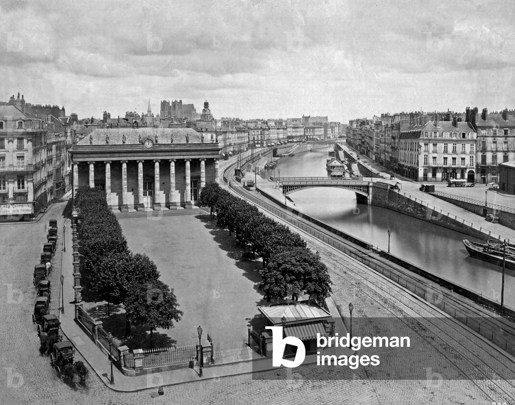 Nantes, brittany, France, c. 1900 : stock exchange (destroyed during ww2) and the Loire river