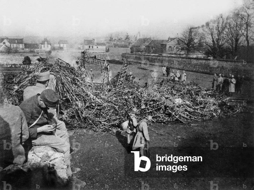 In Compiegne (Oise, Picardy, France), german dirigible is shot down on march 17, 1917