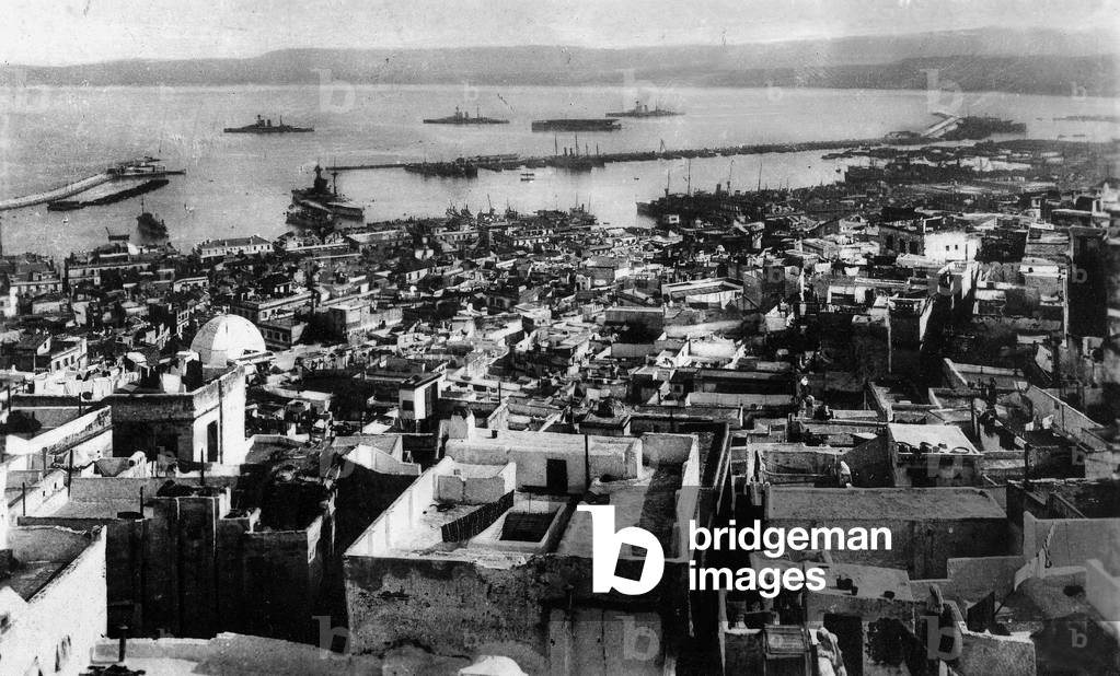 Alger, Algeria, 50's : the harbour, the roads and the flat roofs of the casbah, 50's