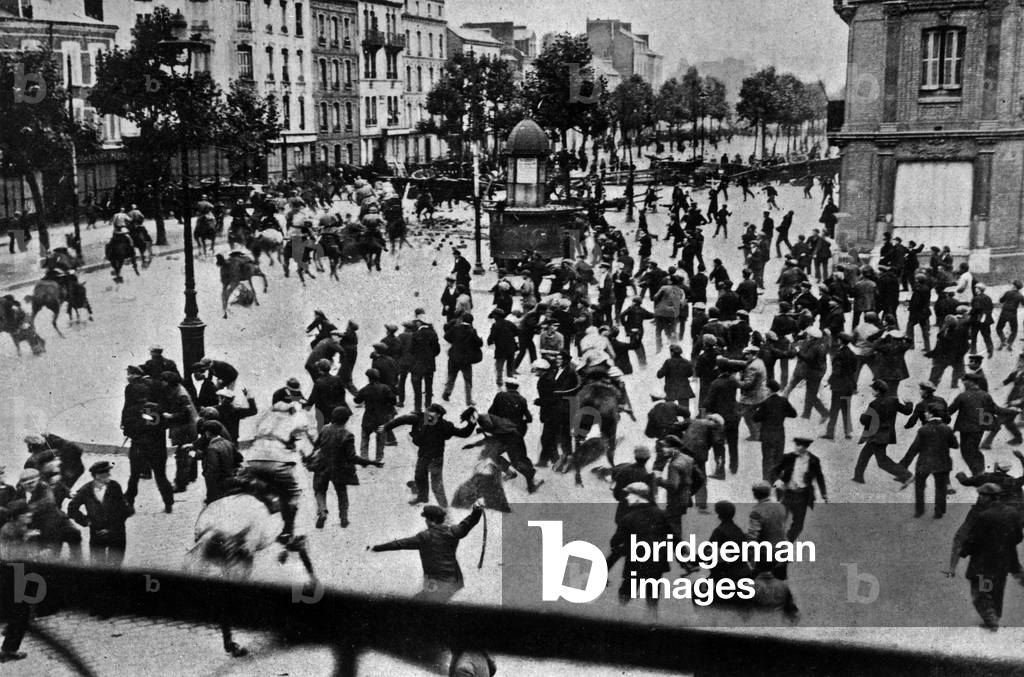 Strike of workers in Le Havre, France : riots between unemployed persons and police, 1922