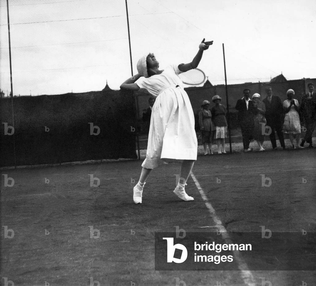 Suzanne Lenglen in Deauville in 1919 (photo)