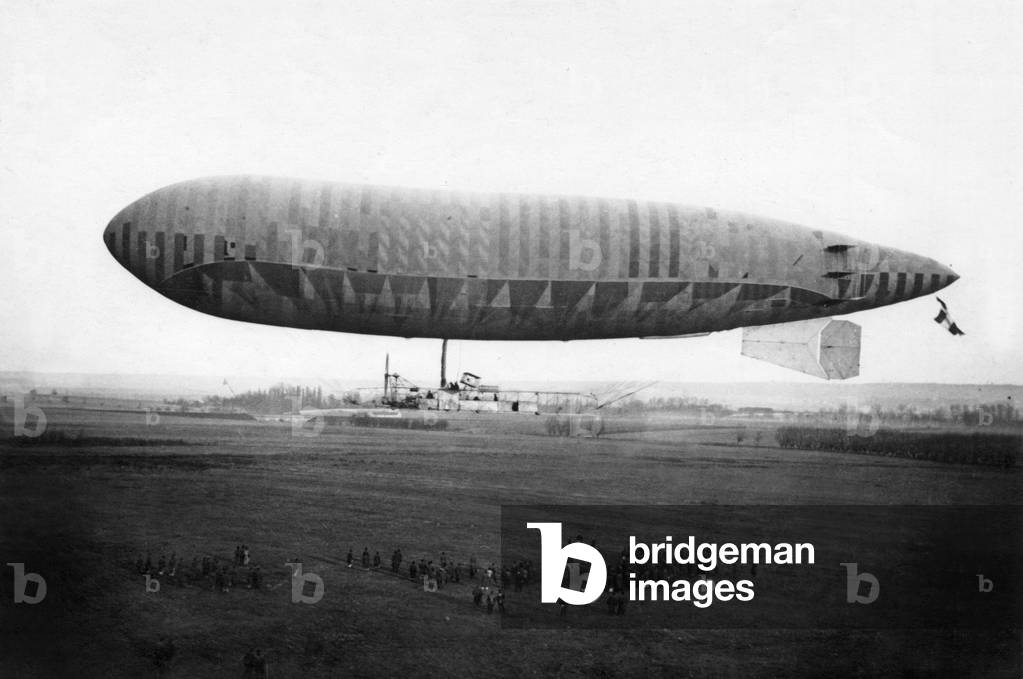 French dirigible Adjudant Vincenot in Toul (Lorraine), 1st world war