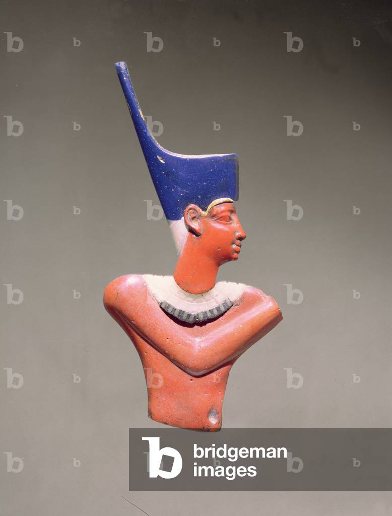 Figura intarsiata di un re (vetro opaco con tracce di doratura)