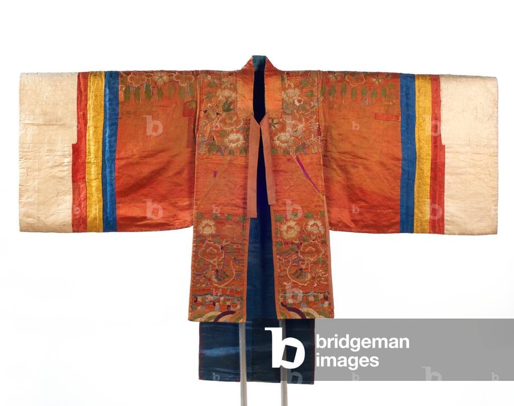 Bride's Robe (Hwalot), 19th century (embroidered silk panels, gold thread, paper lining)