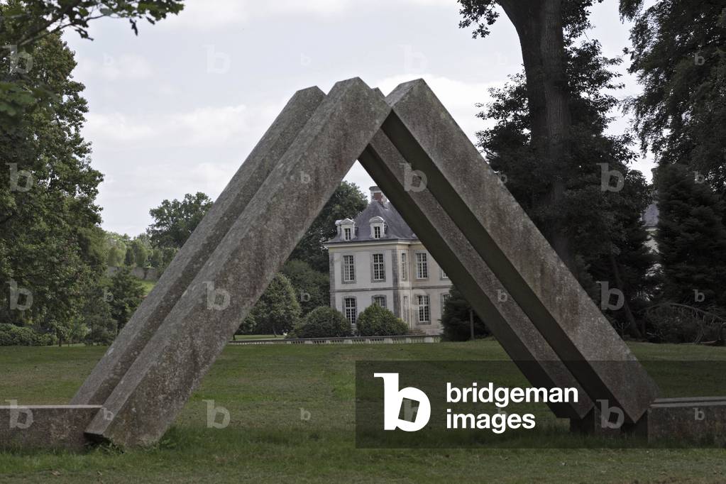 Mimi, 1986, by Markus Raetz, Sculpture Park. Center of Contemporary Art, Domaine de Kerguehennec, in Bignan in Brittany (Morbihan) .Photograph 13/08/09