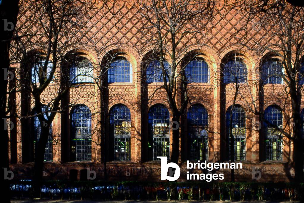The institute of art and archeology, 3 rue Michelet, Paris 6th arrondissement, hosts the universites of Paris 1 and Paris 4, was built in 1927 by Paul Bigot (1870-1942) in Moorish style.