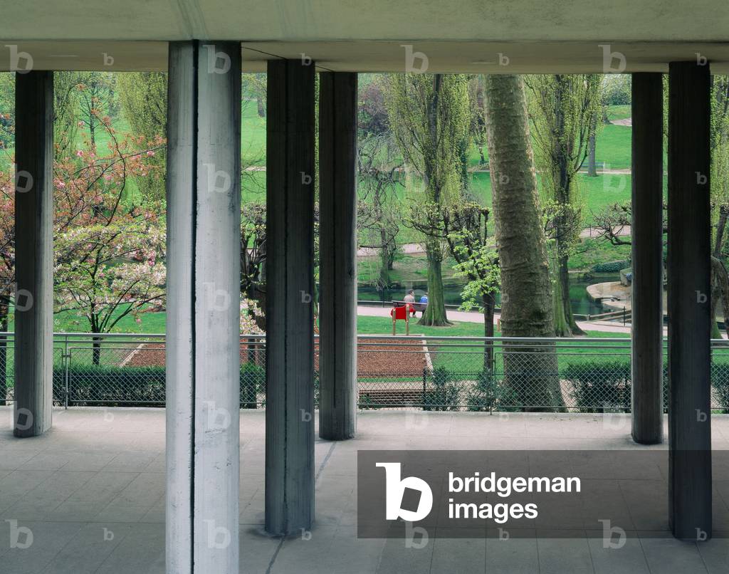 Social housing in Frederic Pic Park in Vanves (Hauts de Seine). in 1956 (photo)