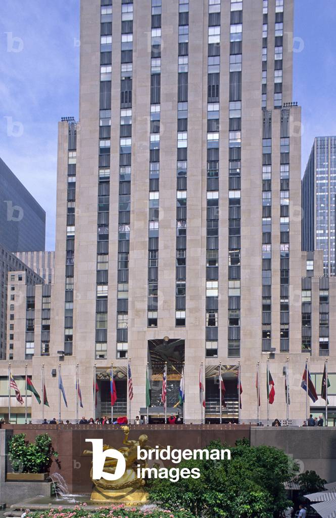 The Rockfeller Center (1932-1940), PlazaProMethee, New York, (United States).