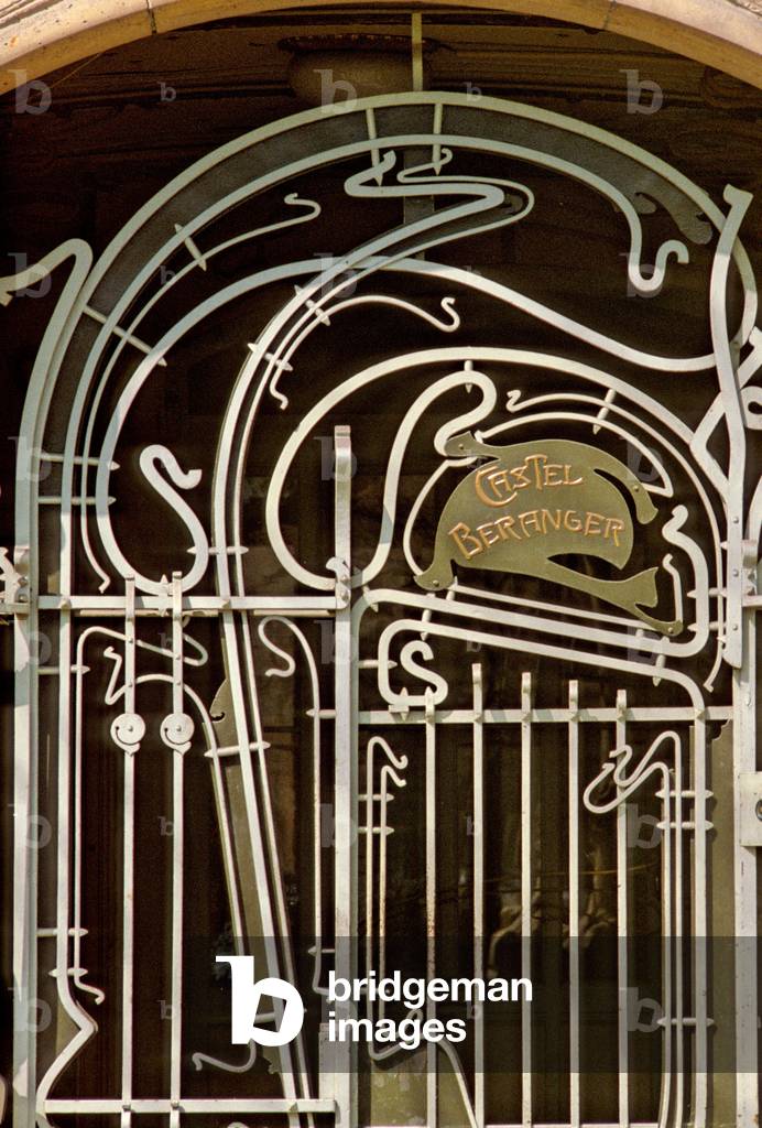 Castel Beranger building, Paris (photo)