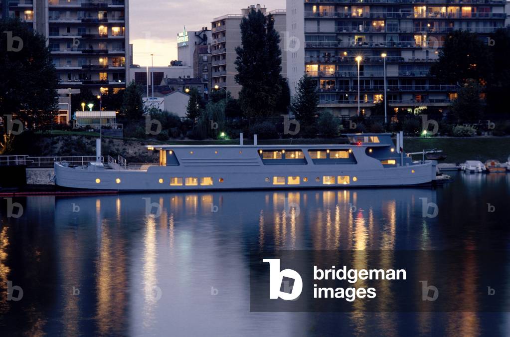 Waterway Architecture Agency, Port Van Gogh, Asnieres (Hauts de Seine) (Waterway architectural firm in Asnieres). Architects Philippe Berbesson and Marie Racine, 1992.