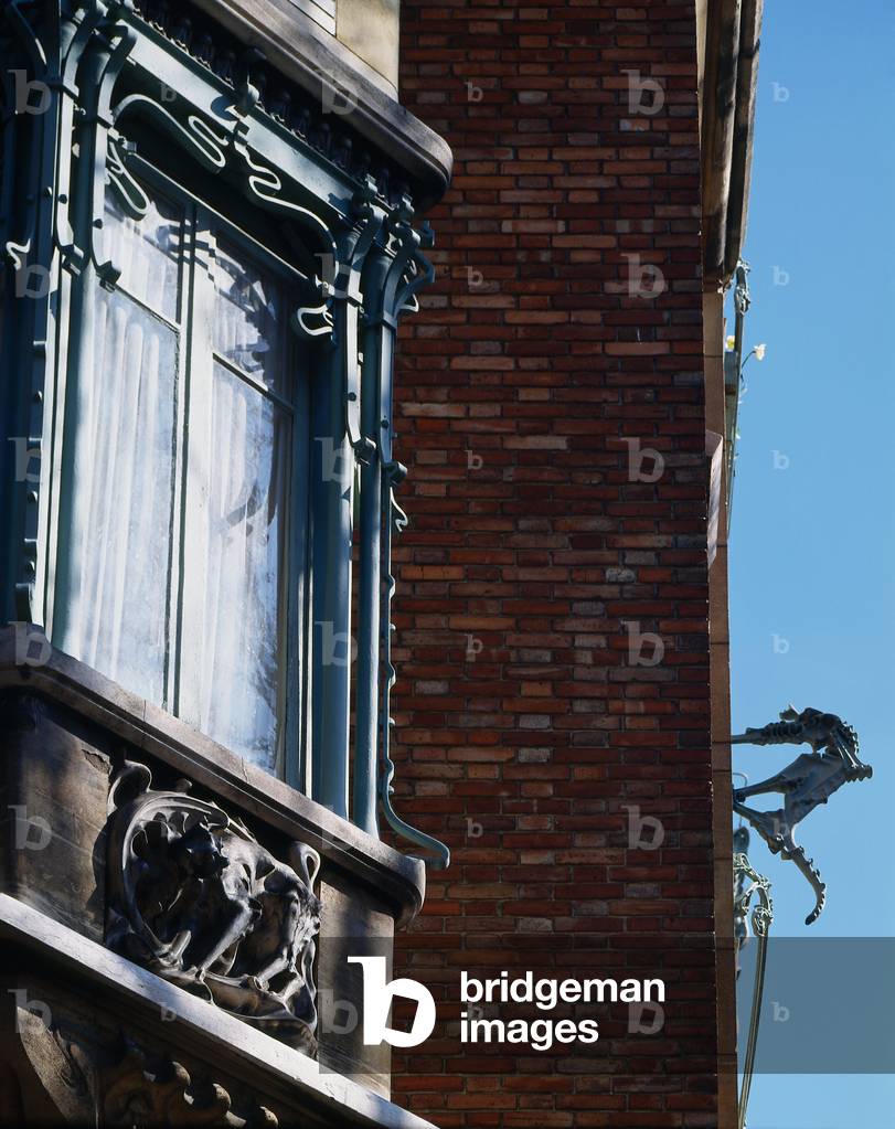 Castel Beranger building, Paris (photo)