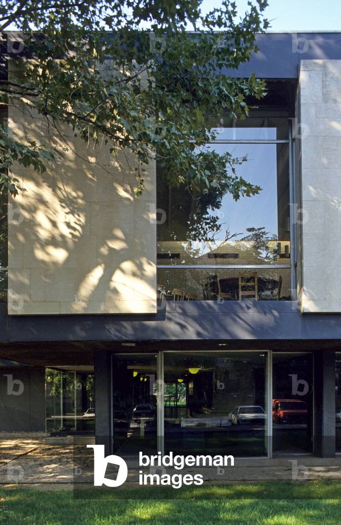 Woodward Court Residence Hall, University of Chicago Campus. Between Blackstone and Cottage Grove Avenues and East 56th and East 60th streets (United States). Construction 1958, architect Eero Saarinen. Photography 13/04/90.