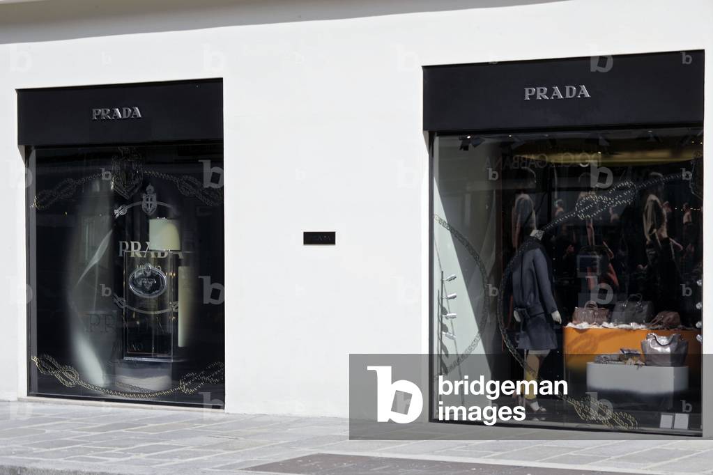 La boutique Prada, 6 rue du Faubourg Saint Honore, Paris 8th arrondissement.