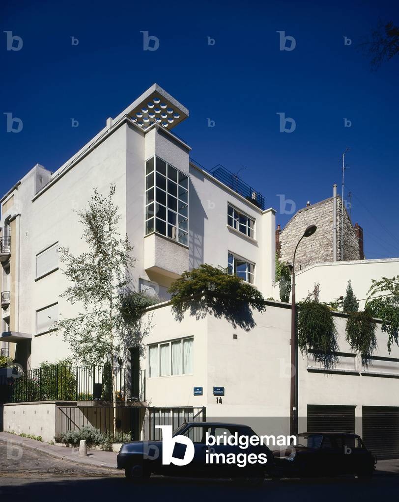 Villa Guggenbhul, 14 rue Nansouty in Paris 75014. Construction 1926-1927, architect Andre Lurcat (1894-1970). Photography 1989.