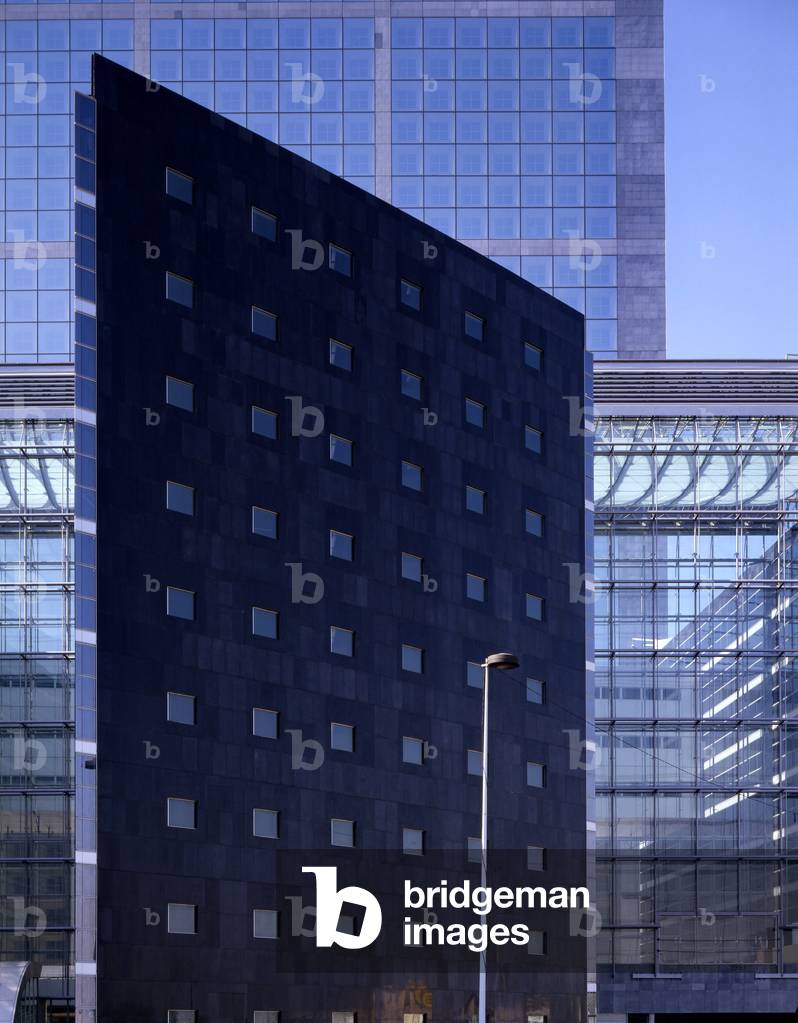 Les Collines de la Defense (Haut de Seine). Architect Jean-Pierre Buffi, 1989 - 1990.