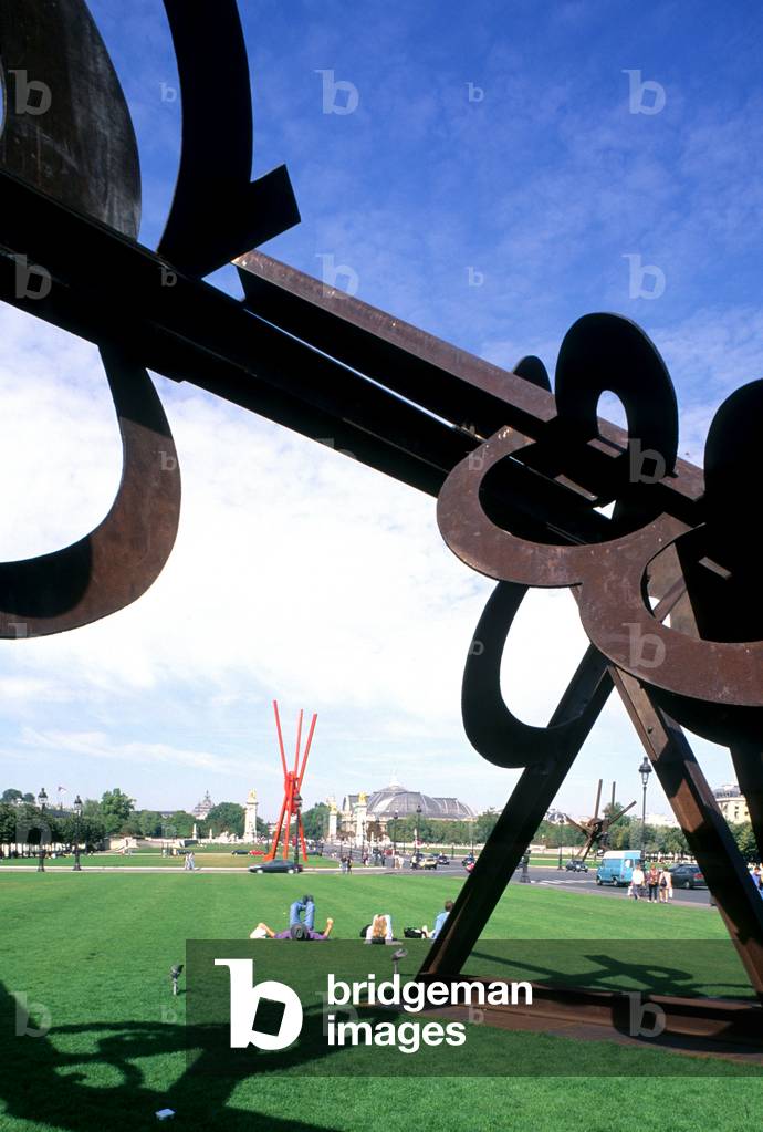 Sculptures by Mark di Suvero, Place des Invalides Intervention plastique 1997, Paris 7th arrondissement.