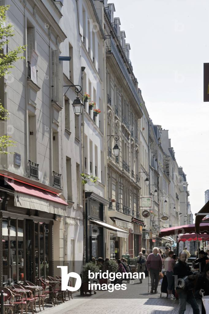 La rue de l'Annonciation in Paris 16th.