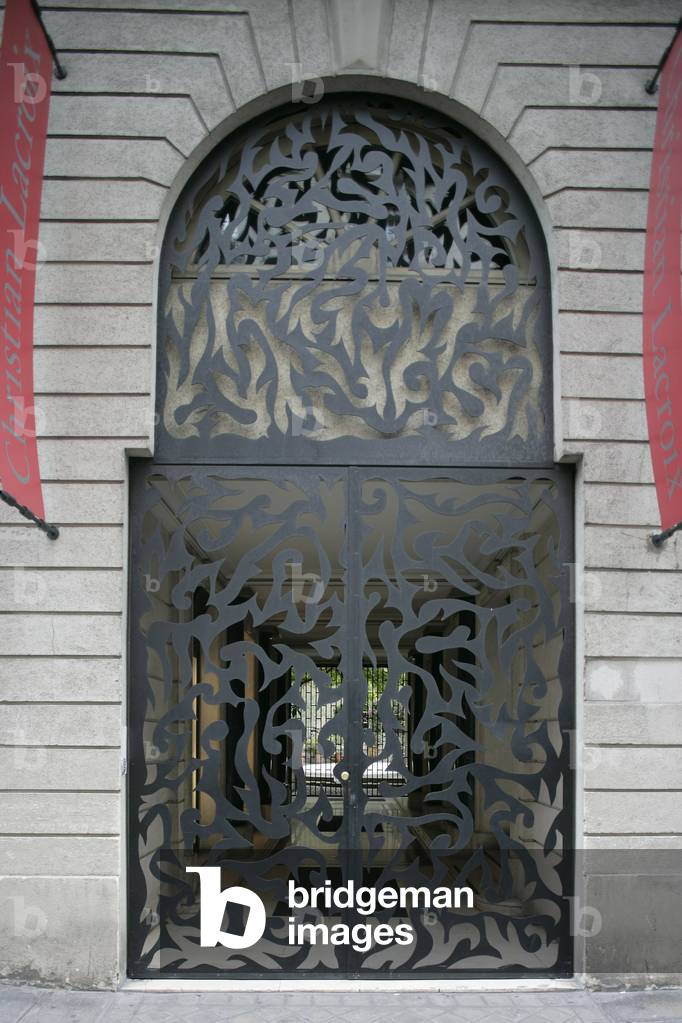 Christian Lacroix, 73 rue du Faubourg Saint Honore, Paris 8th arrondissement. Photography 21/08/07.