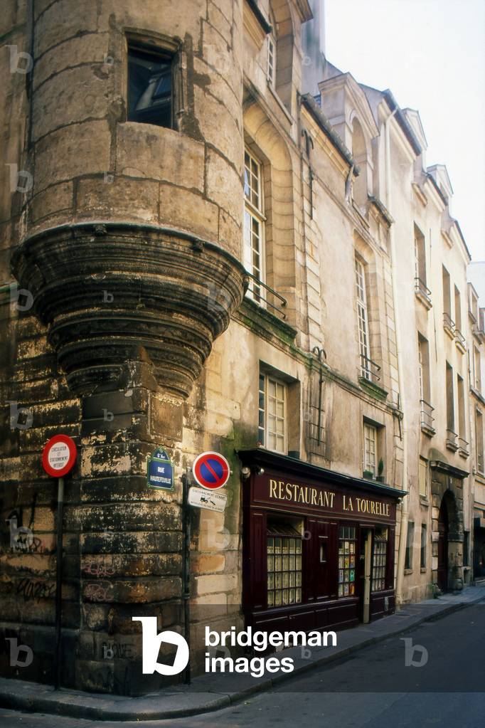 Rue Hautefeuille in Paris 6th arrondissement.