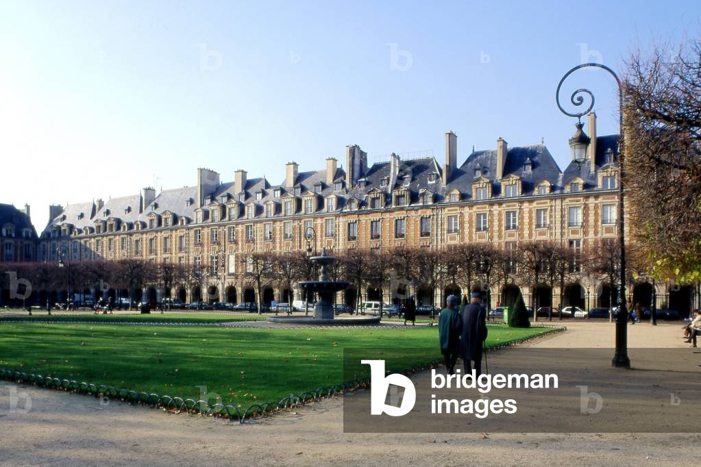 Place des Vosges in Paris. Inaugurated in 1612 during the marriage of Louis XIII (1601-1643) with Anne of Austria (1601-1666), the royal square, known since 1800, Place des Vosges, was created on the site of the Royal Hotel in Tournelles. It consists of thirty-six pavilions, nine on each side, built of stone and brick, with high roofs pierced with beef grooves above arches. This gives it a very rigorous symmetry. We do not know precisely the master of this place. Various names were advanced but without any proof: Louis Metezeau (1560-1615), Clement Metezeau (1581-1652), Jacques II Androuet du Cerceau (circa 1550-1614) or Claude Chastillon (1559-1616).