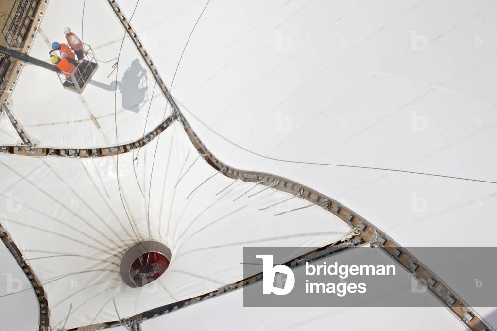 The construction site of the future Centre Pompidou in Metz (Moselle). Architects Shigeru Ban and Jean de Gastines, 2009-2010. Photography 30/06/09.