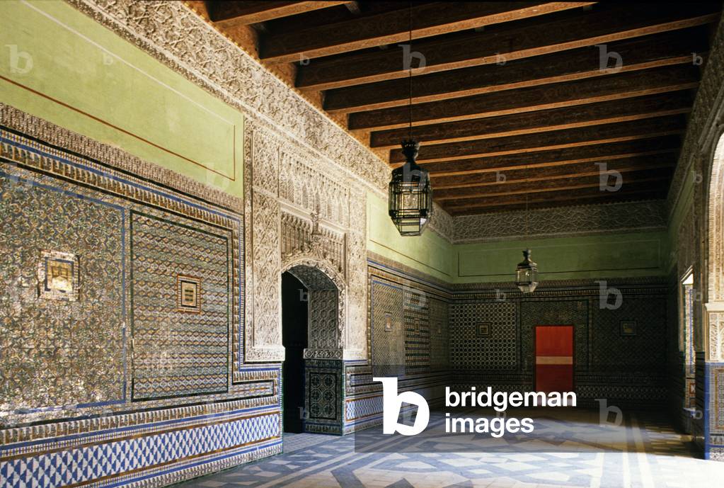 La Casa de Pilatos (1540), Quartier Santa Cruz in Seville (Spain). Finish in the first third of the 16th century, this palace, owned by the Duke of Medinaceli, combines in an astonishing way mudejar art, flamboyant Gothic and Renaissance art. According to popular belief, this palace is the reproduction of Pontius Pilate's palace in Jerusalem. Photography 10/03/97.