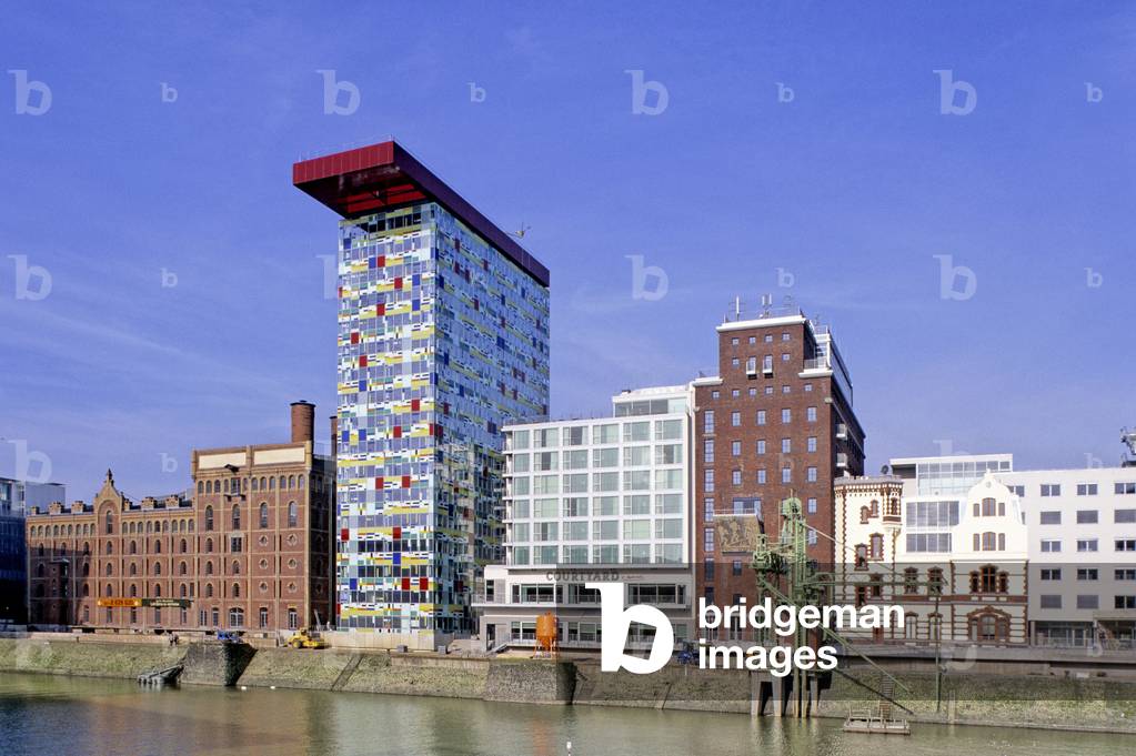 The Colorium Tower in Dusseldorf (Germany). Architect William Allen Alsop, 2001.