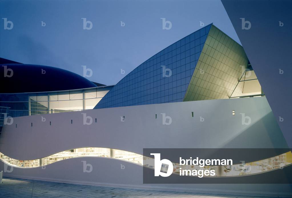 L'Equinoxe in Chateauroux, Indre, Centre, France. Architecture by Jean-Louis Godivier, 1992-1994. La Grande Scene, closed place, night place, grey and black with 1136 seats. Photography 1994