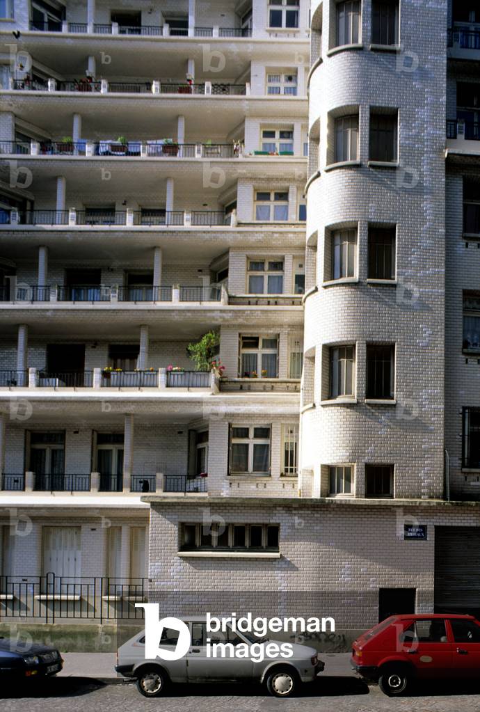 Accommodation, 13 rue des Amiraux in Paris 75018. Architect Henri Sauvage (1873-1932), 1922-1927.