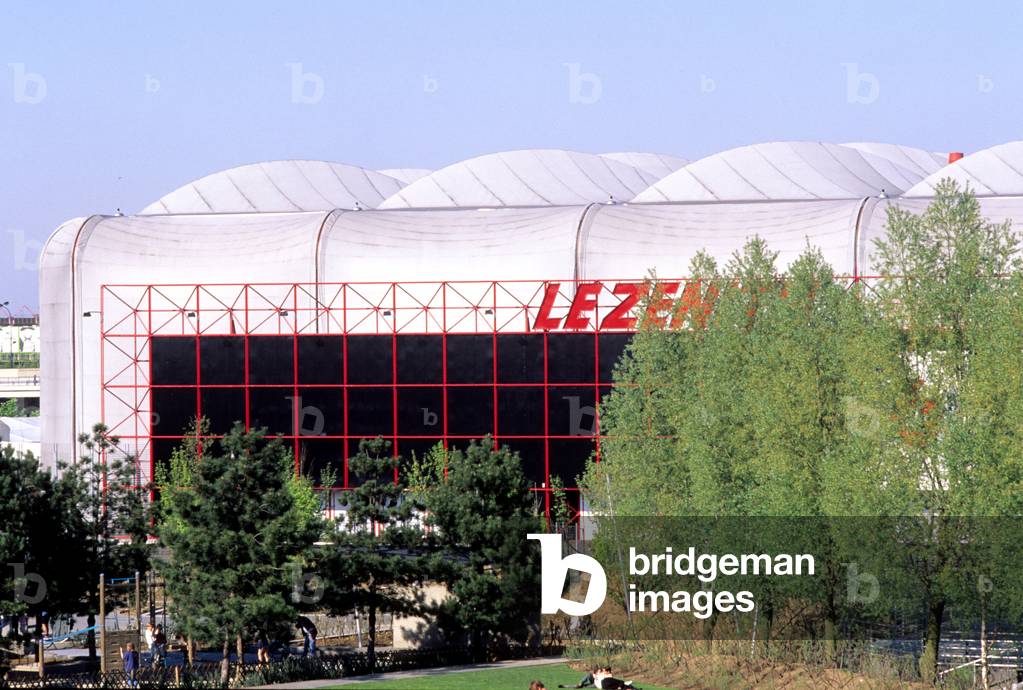 Le Zenith, Parc de la Villette, Paris 19. Photograph by Philippe Chaix and Jean-Paul Morel, 1983-1984. Concured as a temporary structure with great capacity to host concerts of rock and variety, the Zenith became a perenne.