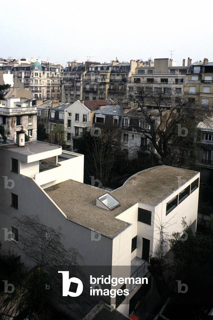 Panoramic view of Paris in the 16th arrondissement.