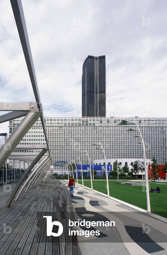 Le parc Atlantique, Paris 75014. Photography 20/04/98