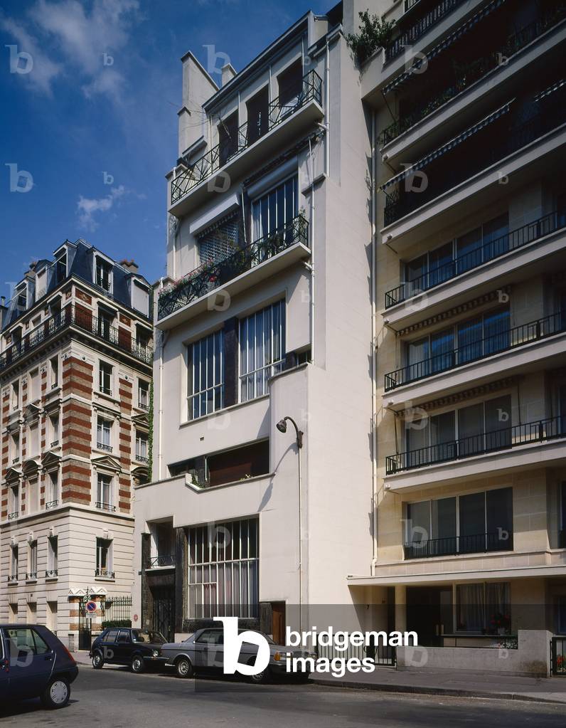 Artist workshops, 5 rue du Docteur Blanche in Paris 75016. Architect 1928-1929, Pierre Patout (1879-1965).
