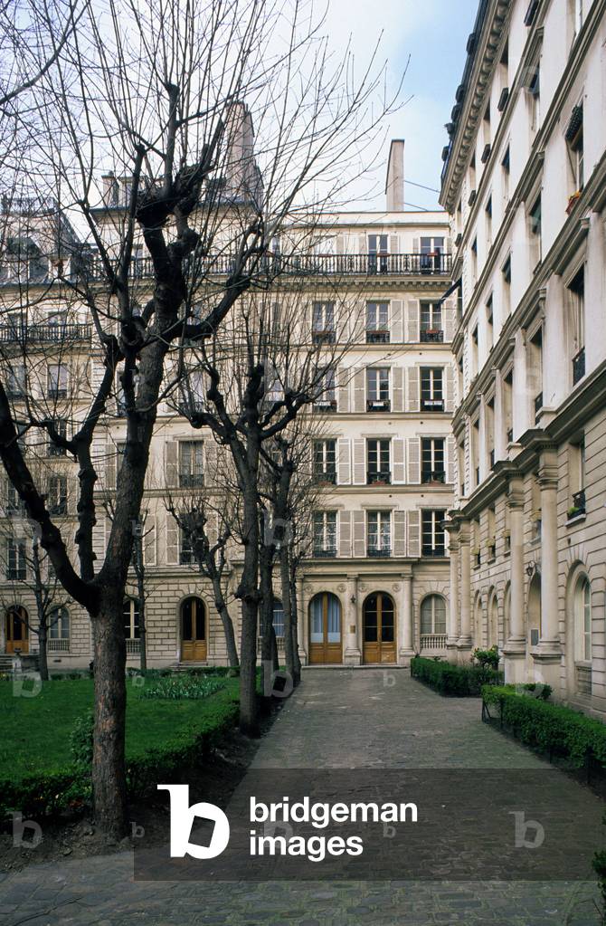 Courtyard in the rue des Martyrs in Paris 9th.