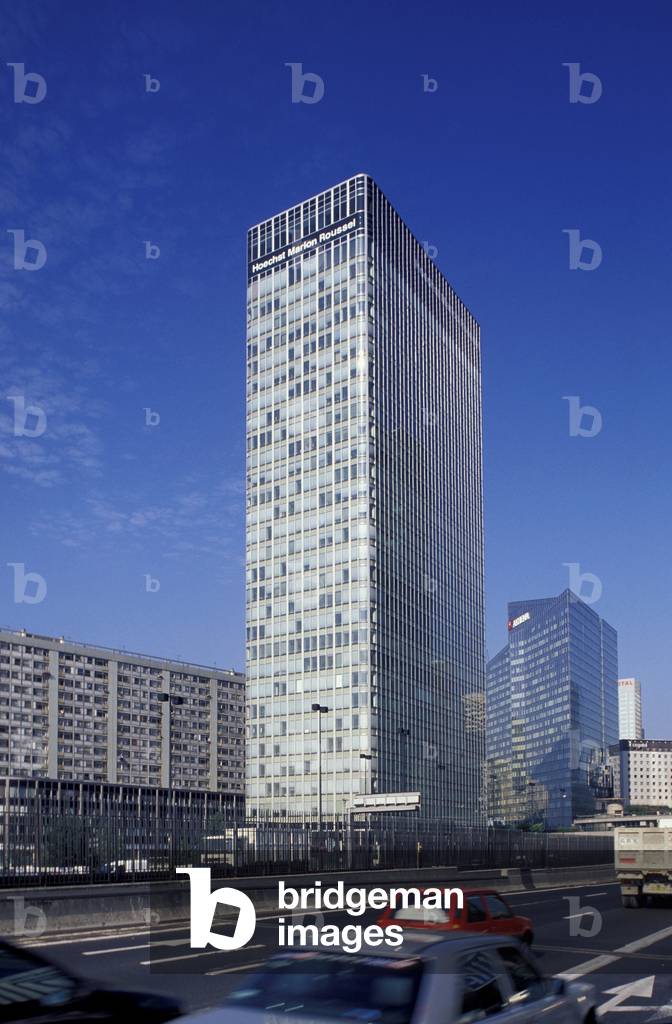 Tour Hoechst Marion Roussel, 1 Terrasse Bellini, Puteaux La Defense (Hauts de Seine). Construction 1966, architects Jean de Mailly and Jacques Depusse.