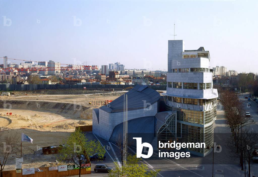 La Maison du sport francais, Paris 13 Architects Henri and Bruno Gaudin, 1992