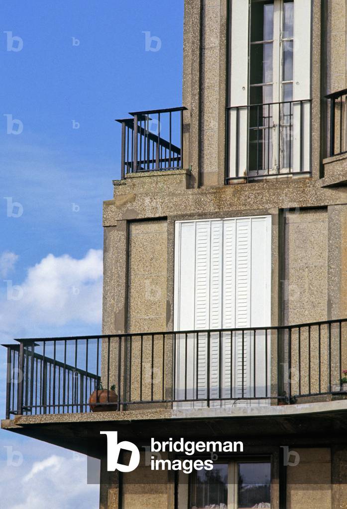 Housing building, 51 rue Raynouard in Paris 75016. Construction 1932-1934, architects Auguste (1874-1954) and Gustave (1876-1952) Perret. Built to place the agency and several family apartments of the architect.