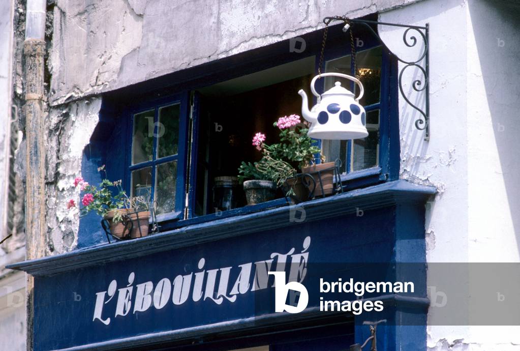 Theiere and flower pots, for the boiling water, trade sign in Paris.