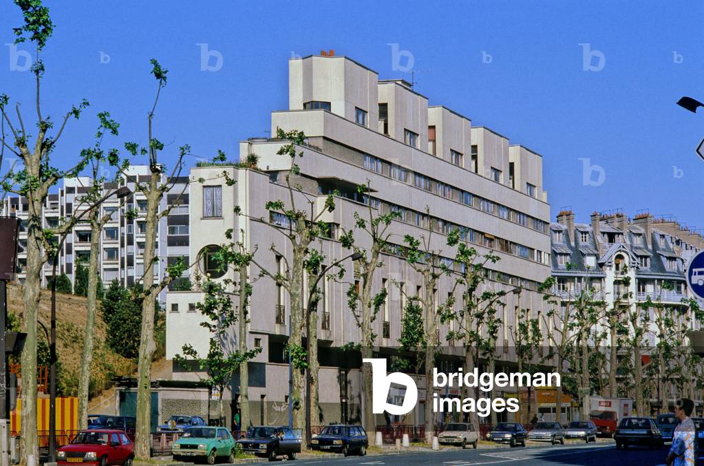 The residential ship building, 3 bld Victor in Paris 75015. Construction 1929-1934, architect Pierre Patout (1879-1965). Photography 10/05/88.