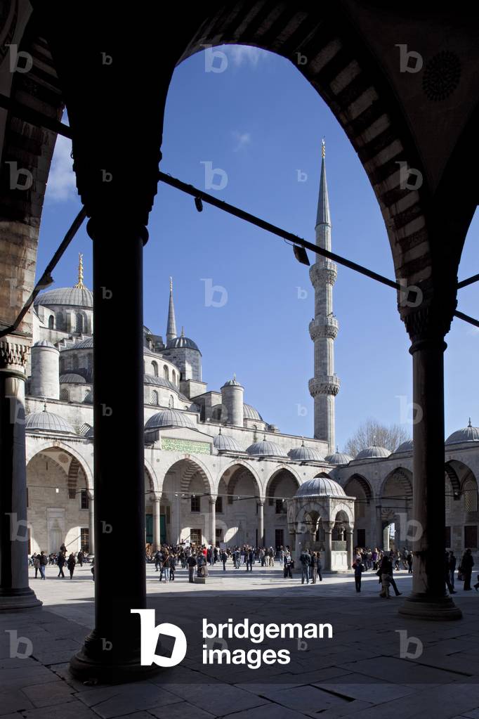 Blue Mosquee in Istanbul Blue Mosquee - Sultan Ahmed Religious Complex - Istanbul - 1616 - Davut Aga -
