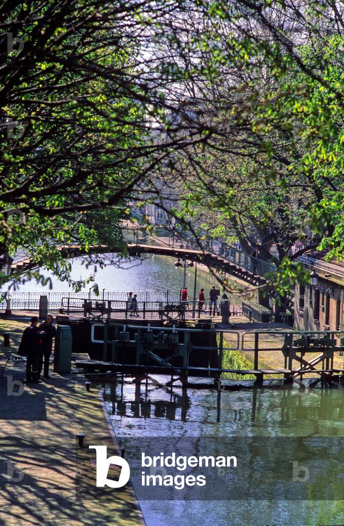 Canal Saint Martin lock in Paris 10th.