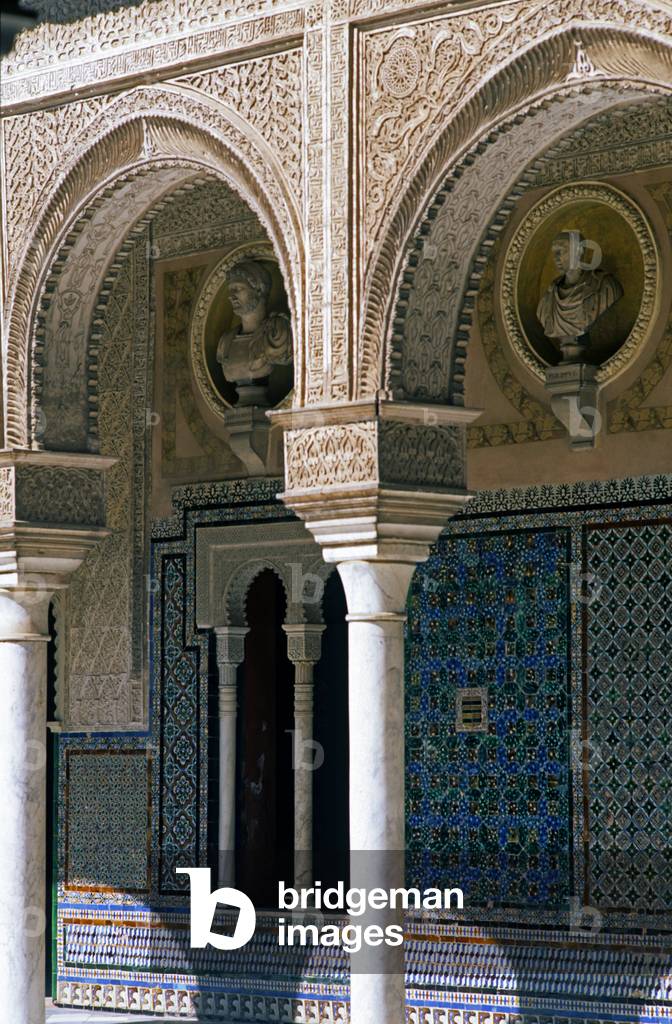 La Casa de Pilatos (1540), Quartier Santa Cruz in Seville (Spain). Finish in the first third of the 16th century, this palace, owned by the Duke of Medinaceli, combines in an astonishing way mudejar art, flamboyant Gothic and Renaissance art. According to popular belief, this palace is the reproduction of Pontius Pilate's palace in Jerusalem. Photography 10/03/97.