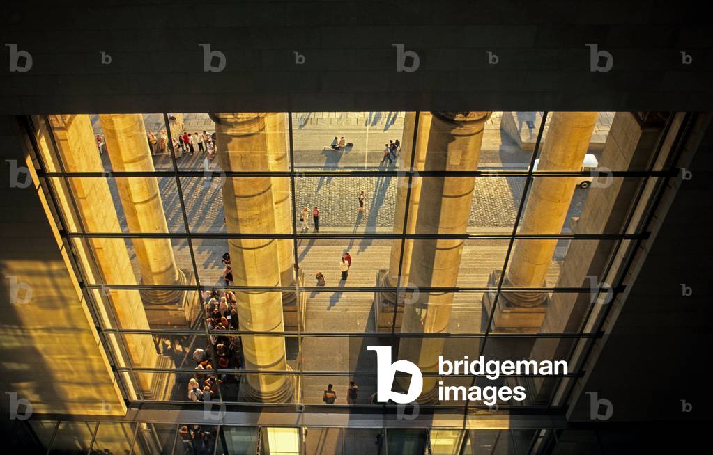 View of the Bundestag in Berlin (Germany). Architect Paul Wallot (1841-1912). Photography 10/08/03.