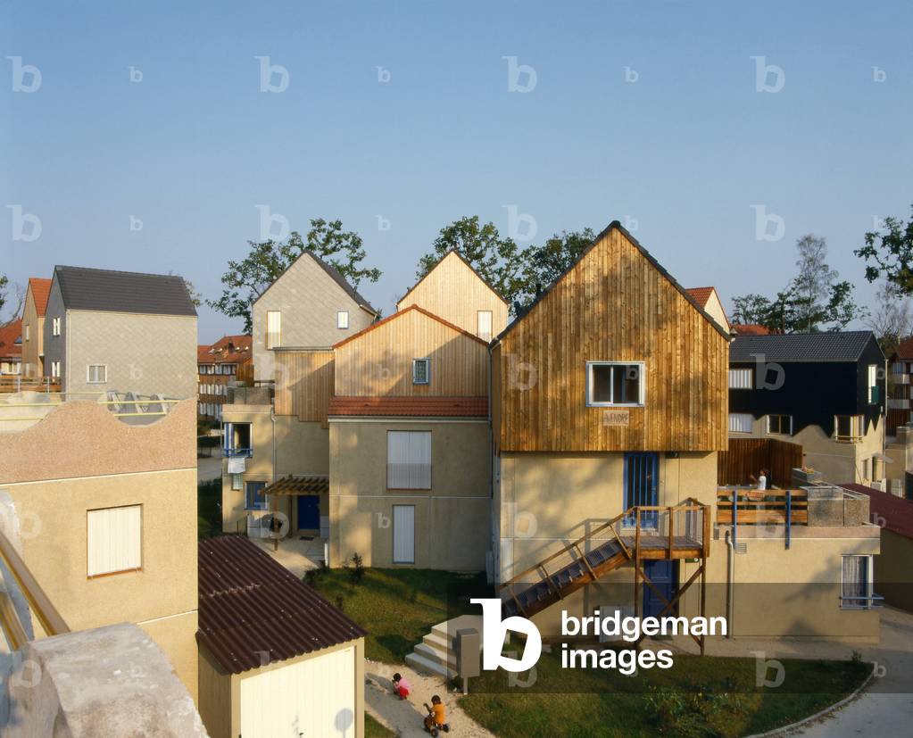 Accommodation in Emerainville (Marne la Vallee). Realisation 1986, architect Lucien Kroll. Photography 1986.
