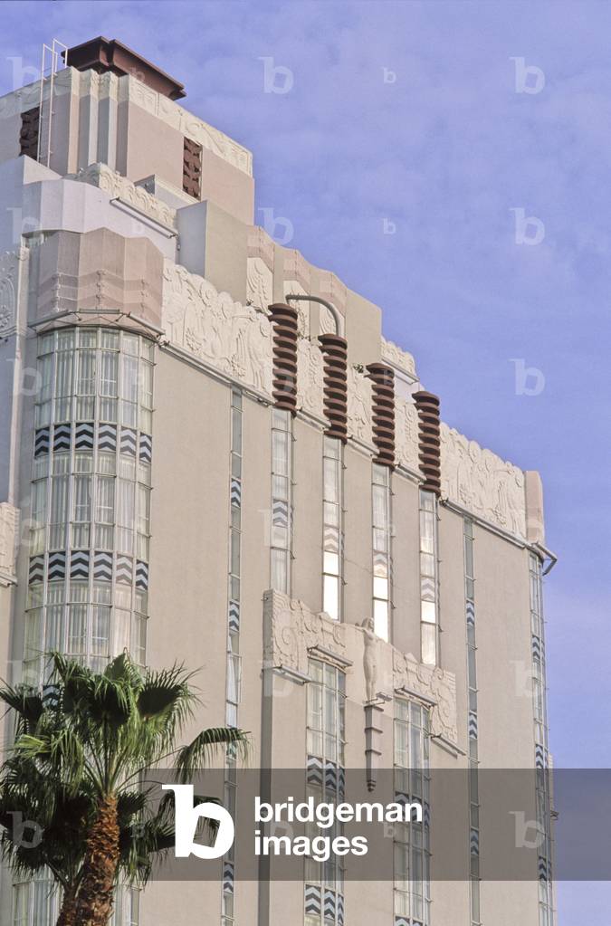 Facade Art Deco de l'Argyle Hotel in Los Angeles (California, United States). Construction 1931, architect Leland A. Bryant.